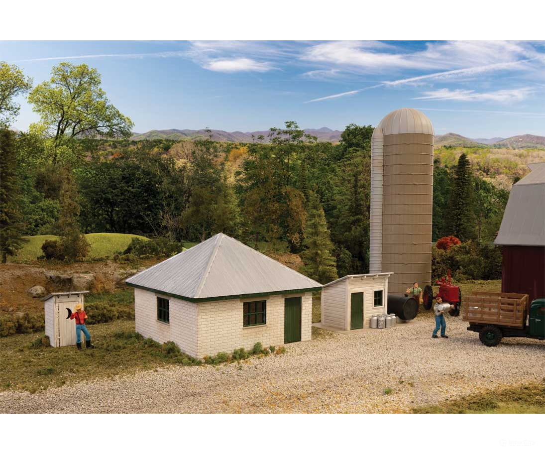 Walthers HO 933-3350 Farm House Details - Kit - Milk House Pumphouse Outhouse - Structures