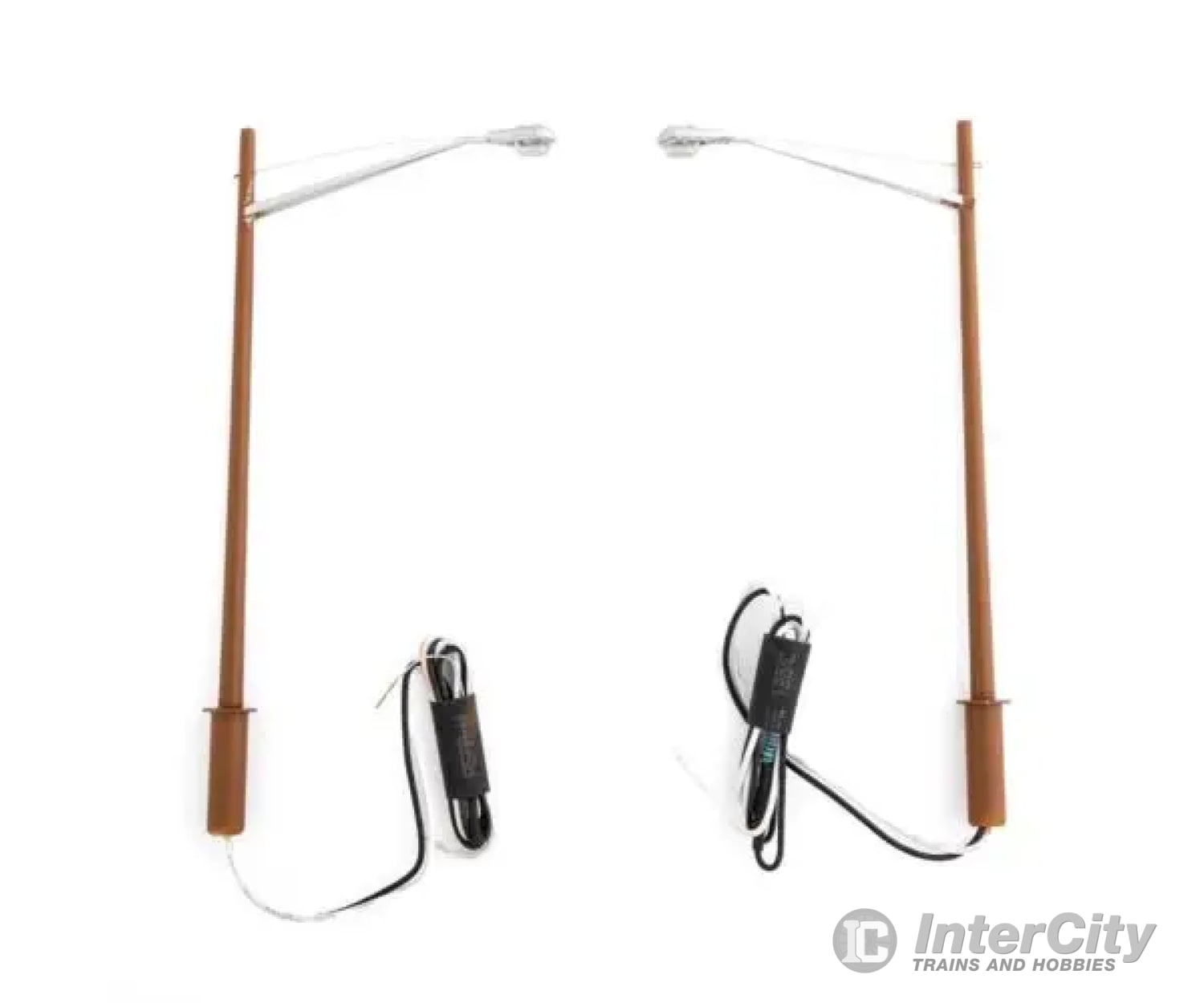 Walthers Ho 949-4805 Led Streetlight 2-Pack - Modern Long Arm Style W/Wood Pole Lights & Electronics