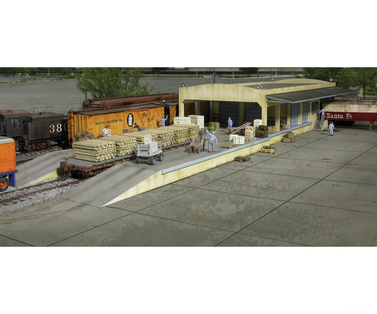 Walthers Cornerstone 2918 Open Air Transload Building -- Kit - 25 X 5-1/4 3’ 63.5 13.3 7.6Cm