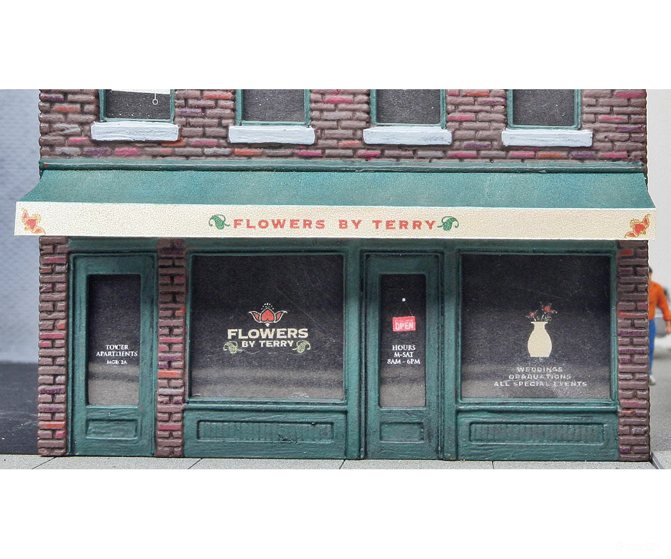 Walthers Cornerstone 3473 Flowers By Terry -- Kit - 3 X 4 4-3/8’ 7.6 10.2 11.1Cm Structures