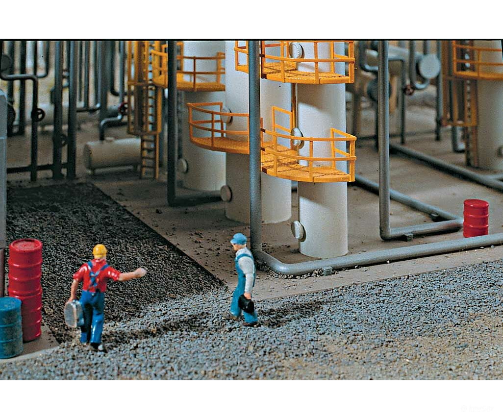 Walthers Cornerstone 3705 United Petroleum Refining -- Kit - 13-1/2 X 8-1/4 15’ 34.3 21 38.1Cm