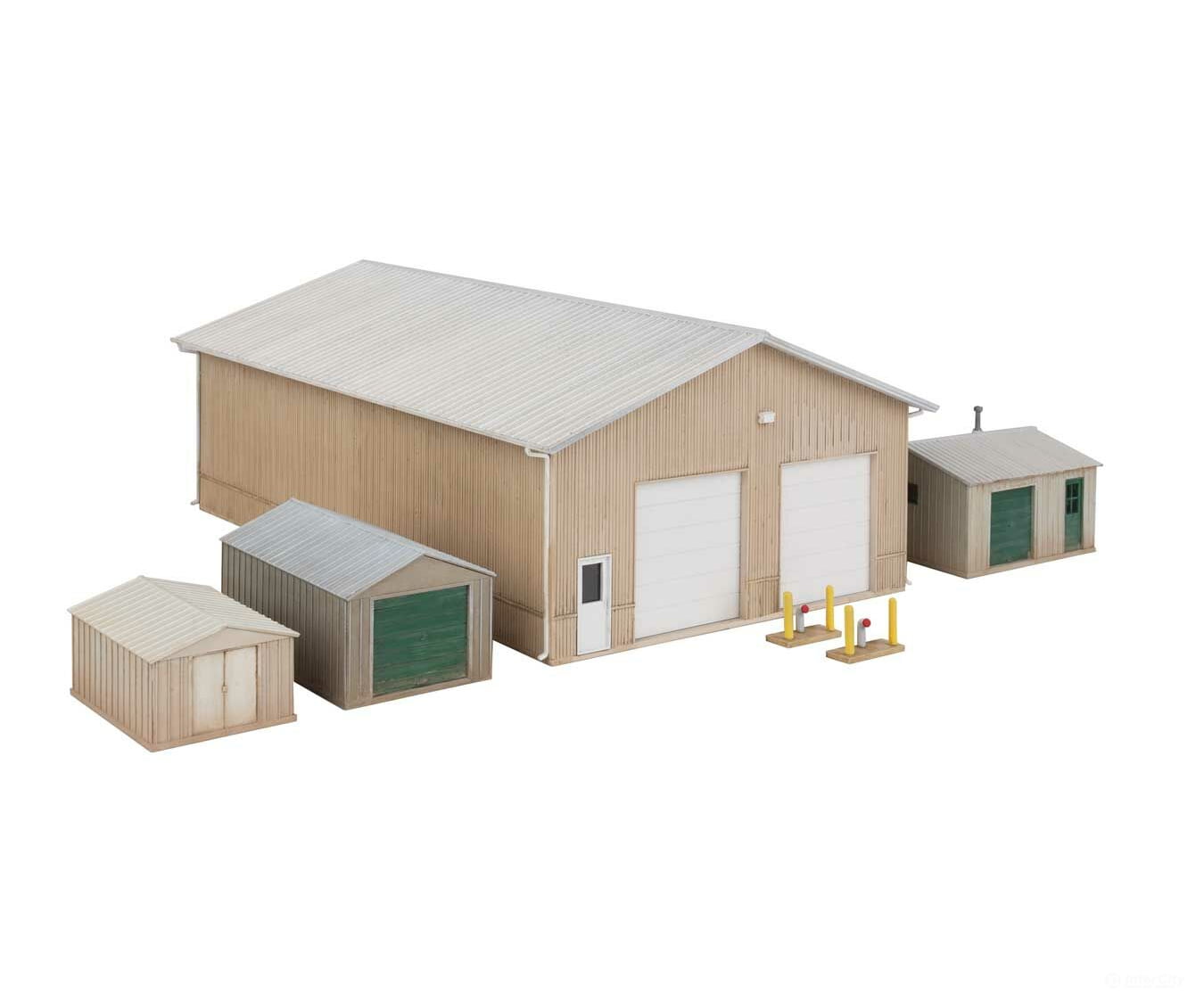 Walthers Cornerstone 4125 Pole Barn And Sheds -- Kit - Set Of Four Buildings Structures