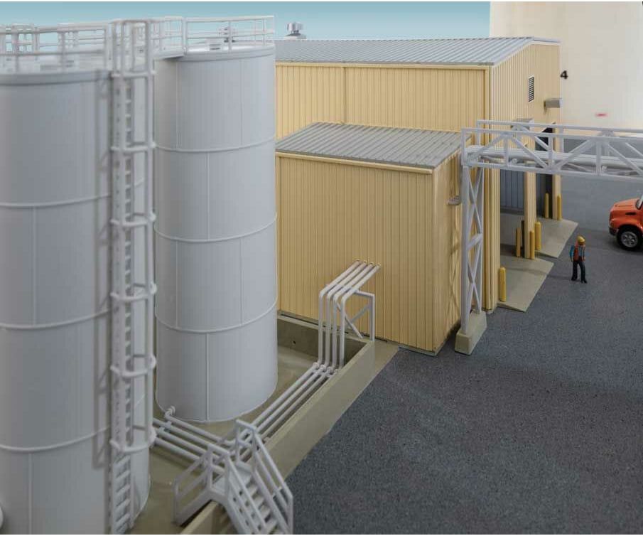Walthers Cornerstone 4136 Chemical Distributor -- Kit Structures