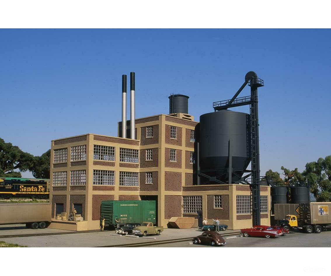 Walthers Cornerstone 4141 Tire Plant -- Kit - 13-3/16 X 8-11/16 12’ 33.4 22 30.4Cm Structures