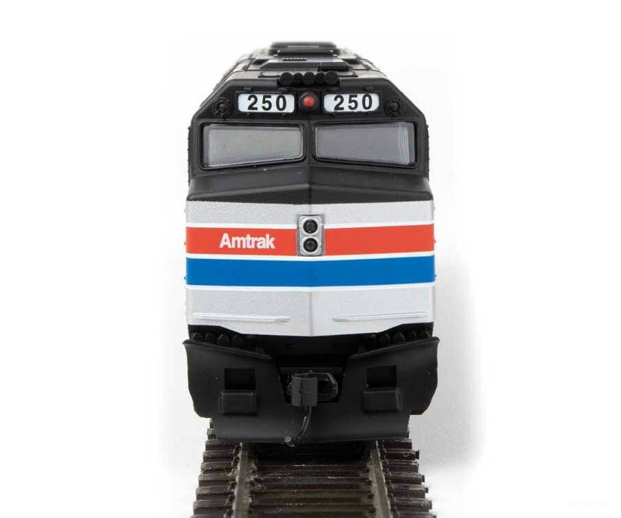 Walthers Mainline 19463 Emd F40Ph - Esu Sound And Dcc -- Amtrak(R) #250 (Phase Ii; Silver Red White
