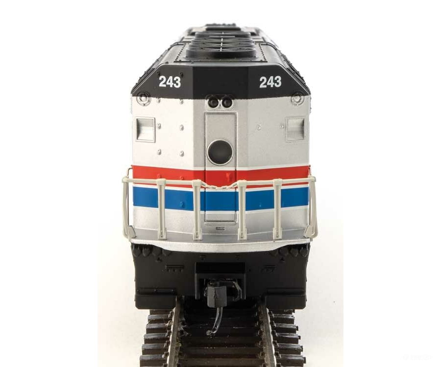 Walthers Mainline 9463 Emd F40Ph - Standard Dc -- Amtrak(R) #243 (Phase Ii; Silver Red White Blue