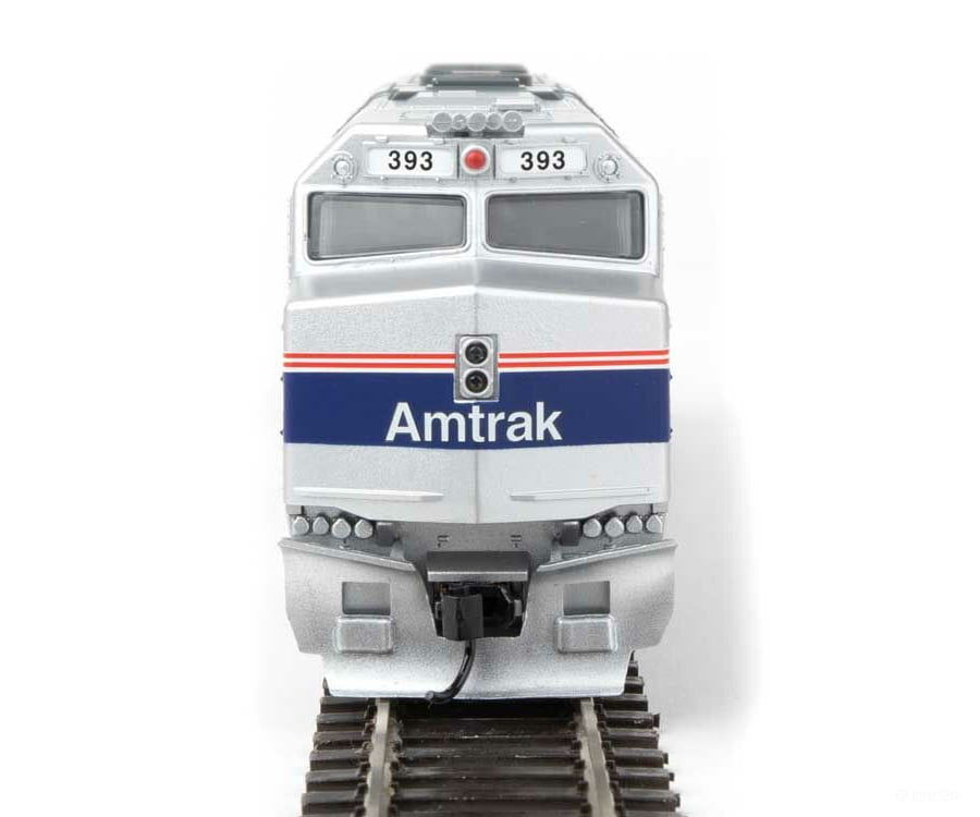 Walthers Mainline 9467 Emd F40Ph - Standard Dc -- Amtrak(R) #393 (Phase Iv; Silver Wide Blue Thin