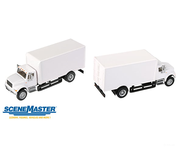 Walthers Scenemaster 11290 International(R) 4900 Single-Axle Box Van - Assembled -- White Cab & Cars