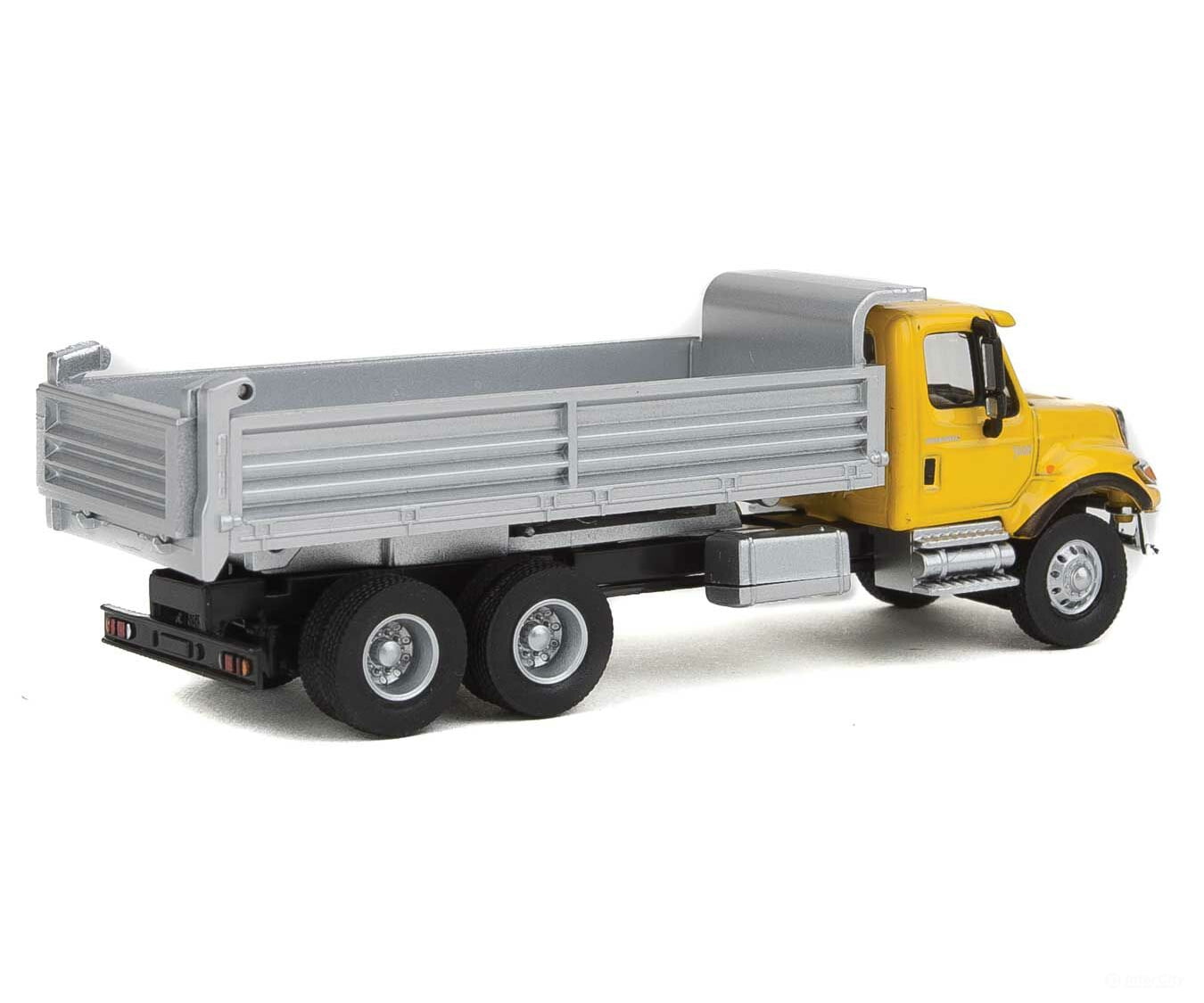 Walthers Scenemaster 11663 International(R) 7600 3-Axle Heavy-Duty Dump Truck - Assembled -- Yellow