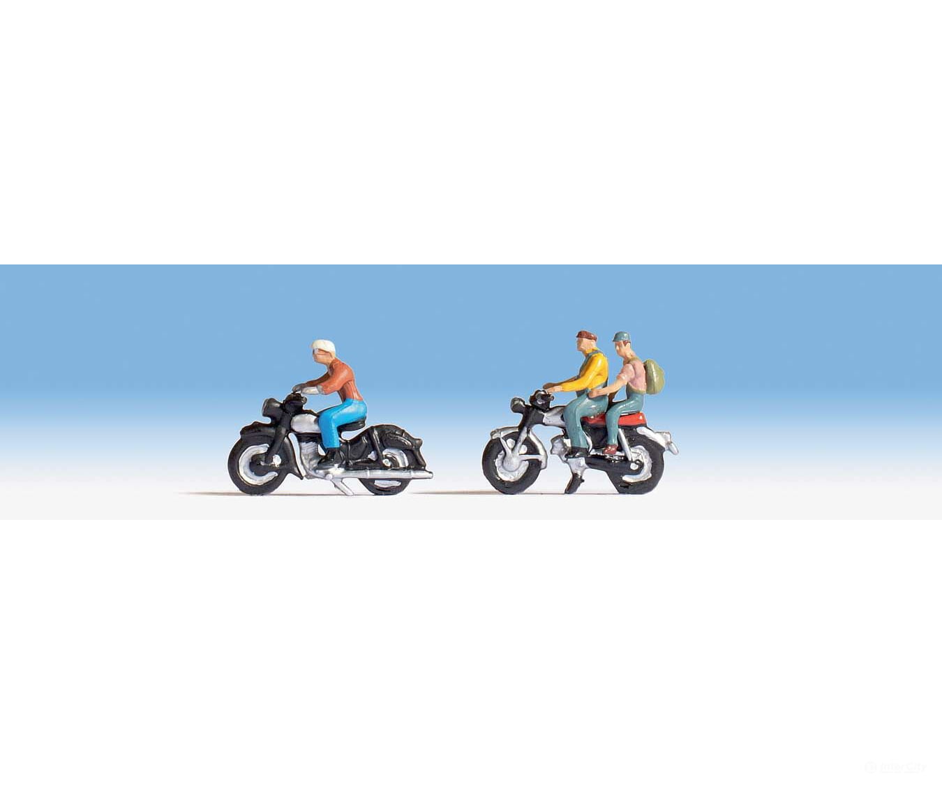 Walthers Scenemaster 6061 Motorcyclists -- 3 Riders And 2 Bikes Figures