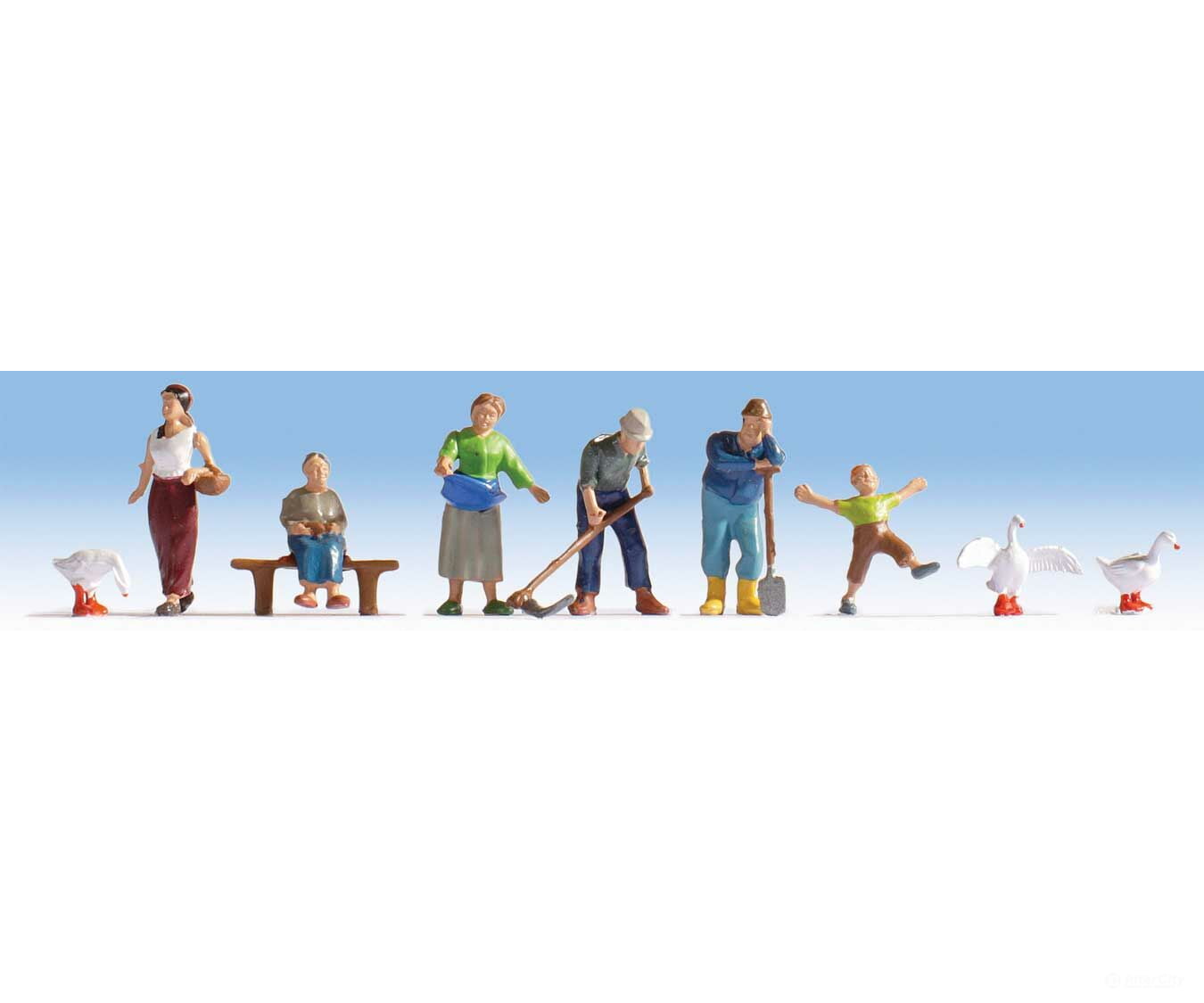 Walthers Scenemaster 6071 Farmers -- 6 Figures (Includes Accessories)
