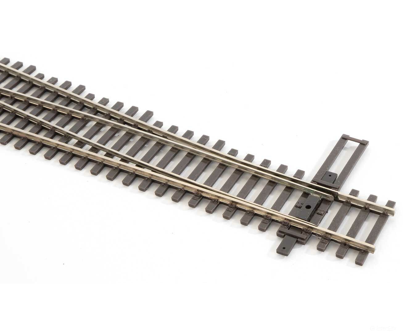 Walthers Scenemaster 83020 Code 83 Nickel Silver Dcc-Friendly #8 Turnout -- Right Hand Track &
