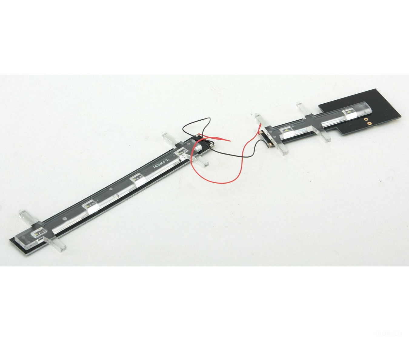 Walthers Life-Like Ho 1061 Passenger Car Interior Constant-Intensity Led Lighting Kit -- Fits