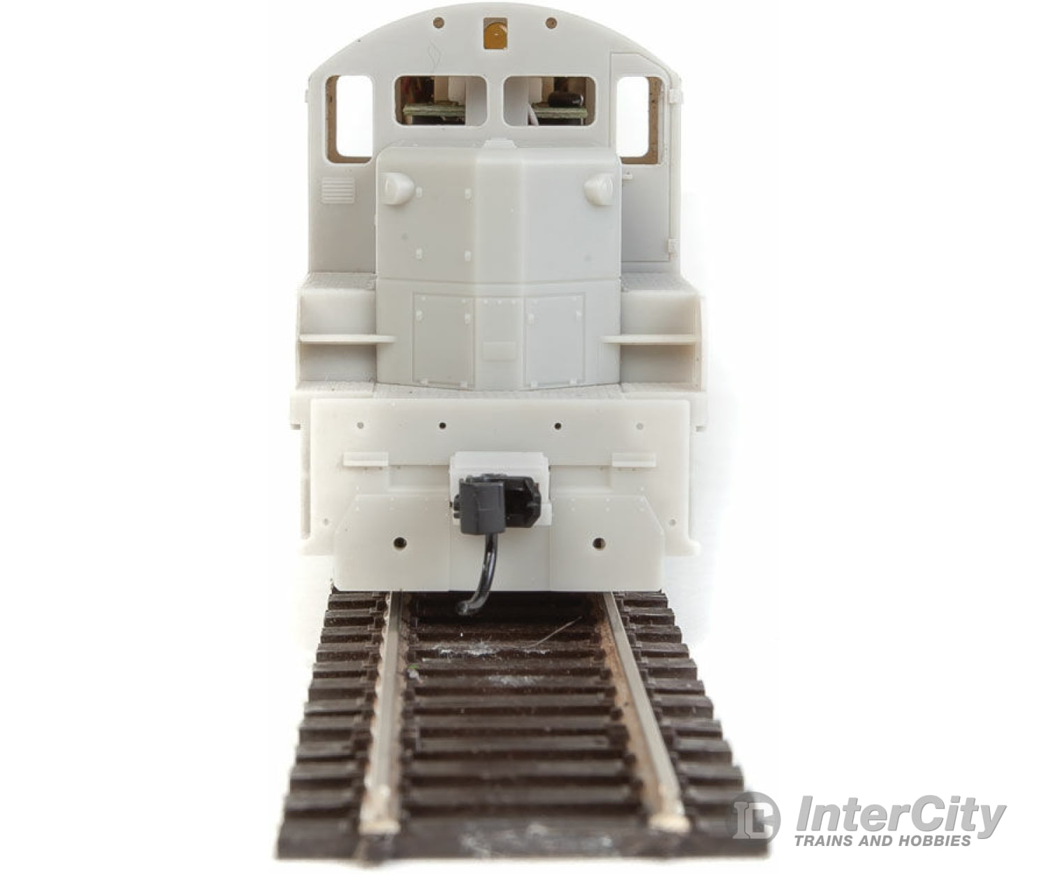 Walthers Mainline 10400 Emd Gp9 Phase Ii With Chopped Nose - Standard Dc -- Undecorated (Gray)