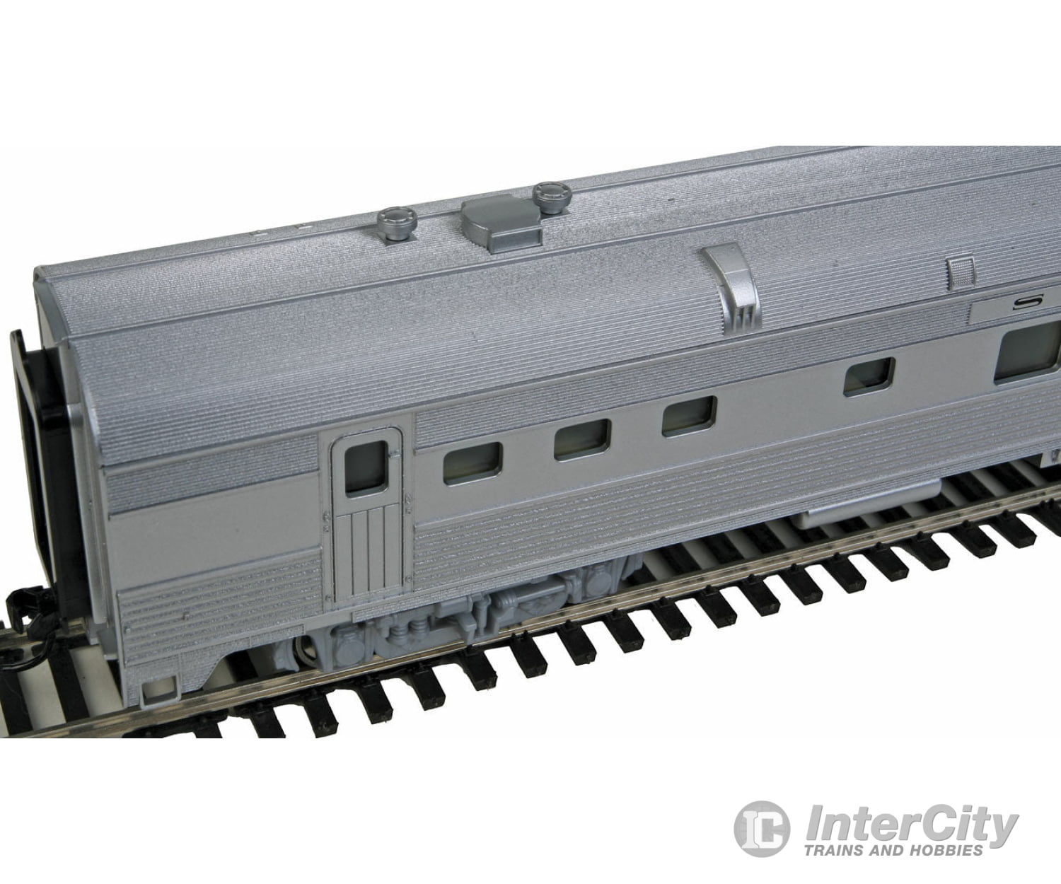 Walthers Mainline 30152 85 Budd Diner - Ready To Run -- Santa Fe (Silver) Passenger Cars