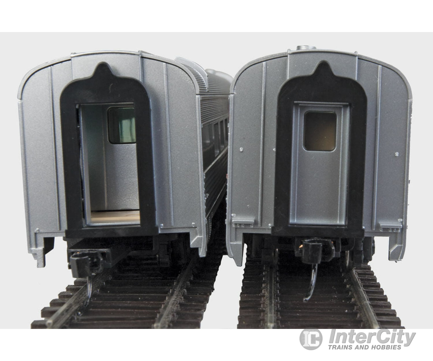 Walthers Mainline 30155 85 Budd Diner - Ready To Run -- New York Central (Silver) Passenger Cars