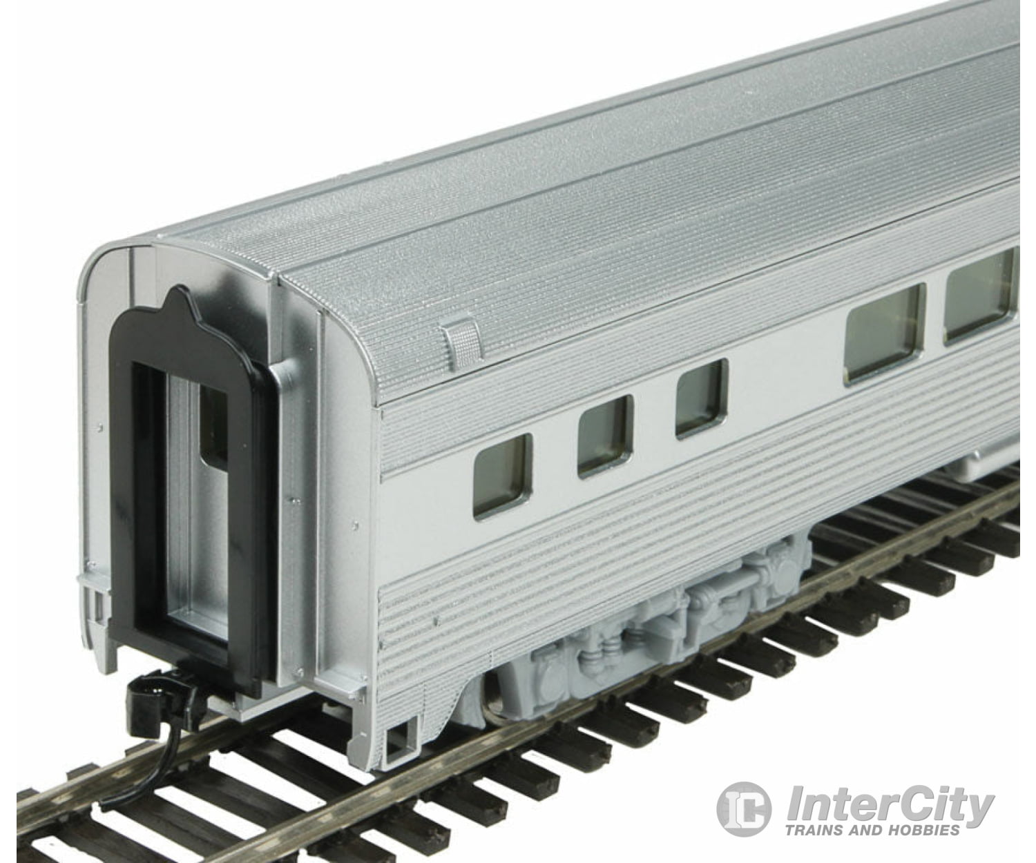 Walthers Mainline 30200 85 Budd Small-Window Coach - Ready To Run -- Painted Unlettered (Silver)