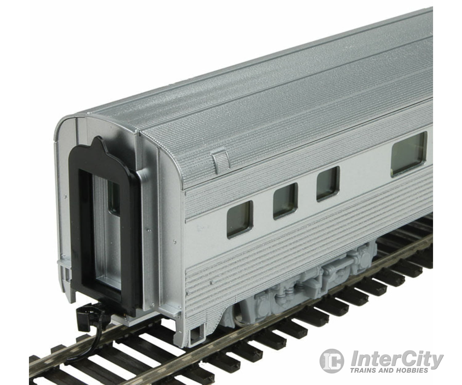 Walthers Mainline 30202 85 Budd Small-Window Coach - Ready To Run -- Santa Fe (Silver) Passenger