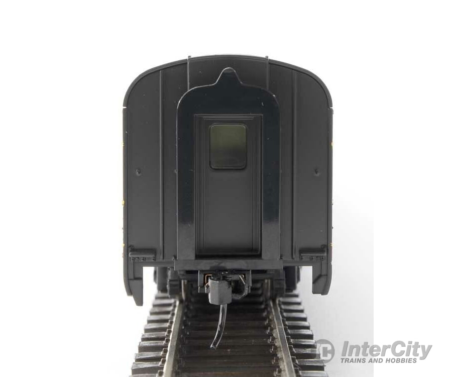 Walthers Mainline 30209 85 Budd Small-Window Coach - Ready To Run -- Great Northern Passenger Cars