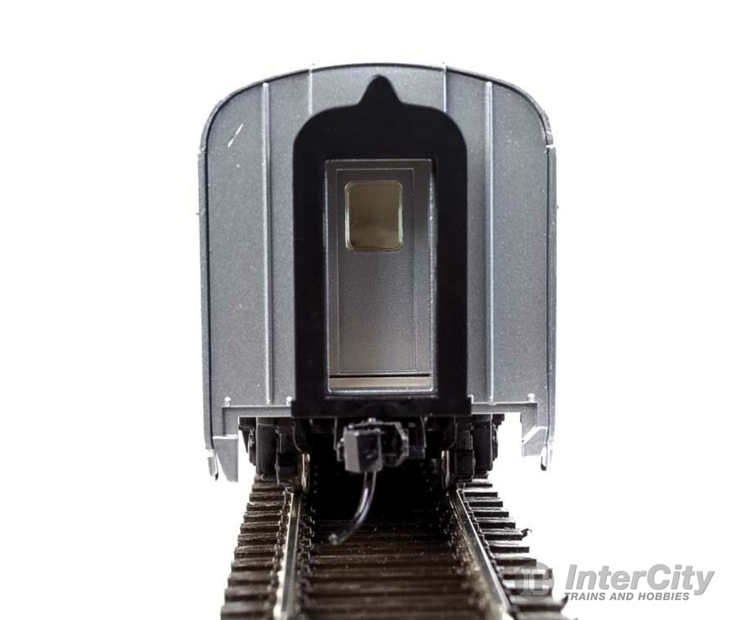 Walthers Mainline 30401 85 Budd Dome Coach - Ready To Run -- Amtrak (Phase Iii; Silver; Equal Red