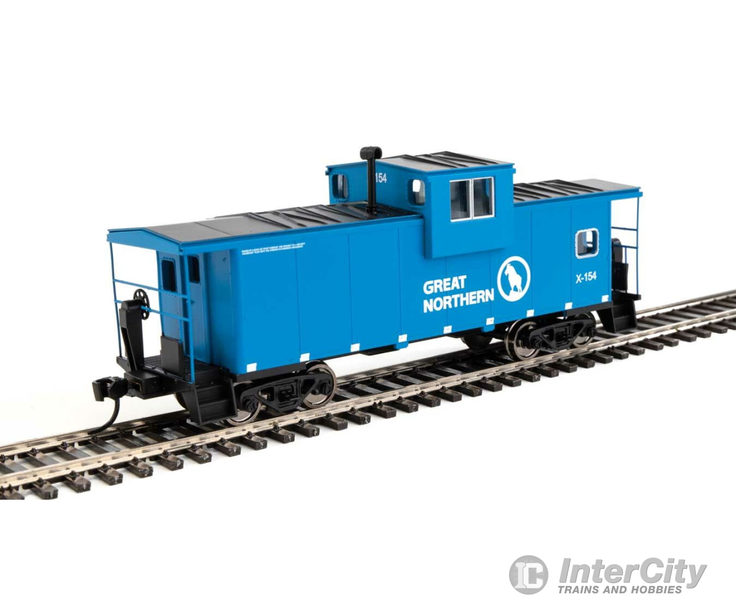 Walthers Mainline 8717 International Extended Wide-Vision Caboose - Ready To Run -- Great Northern