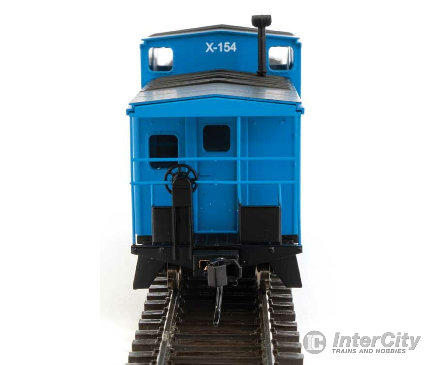 Walthers Mainline 8717 International Extended Wide-Vision Caboose - Ready To Run -- Great Northern