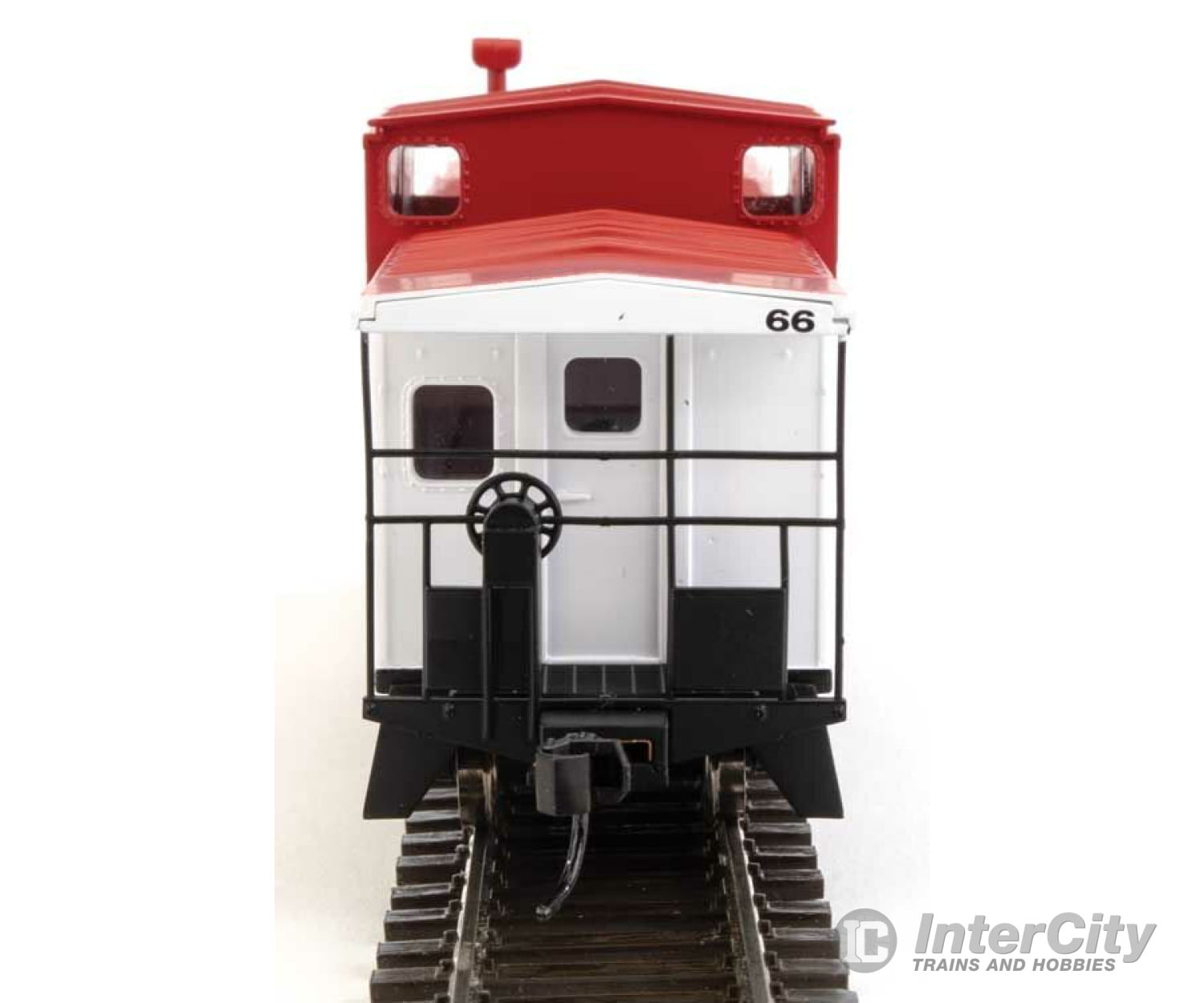 Walthers Mainline 8720 International Extended Wide-Vision Caboose - Ready To Run -- Soo Line #66