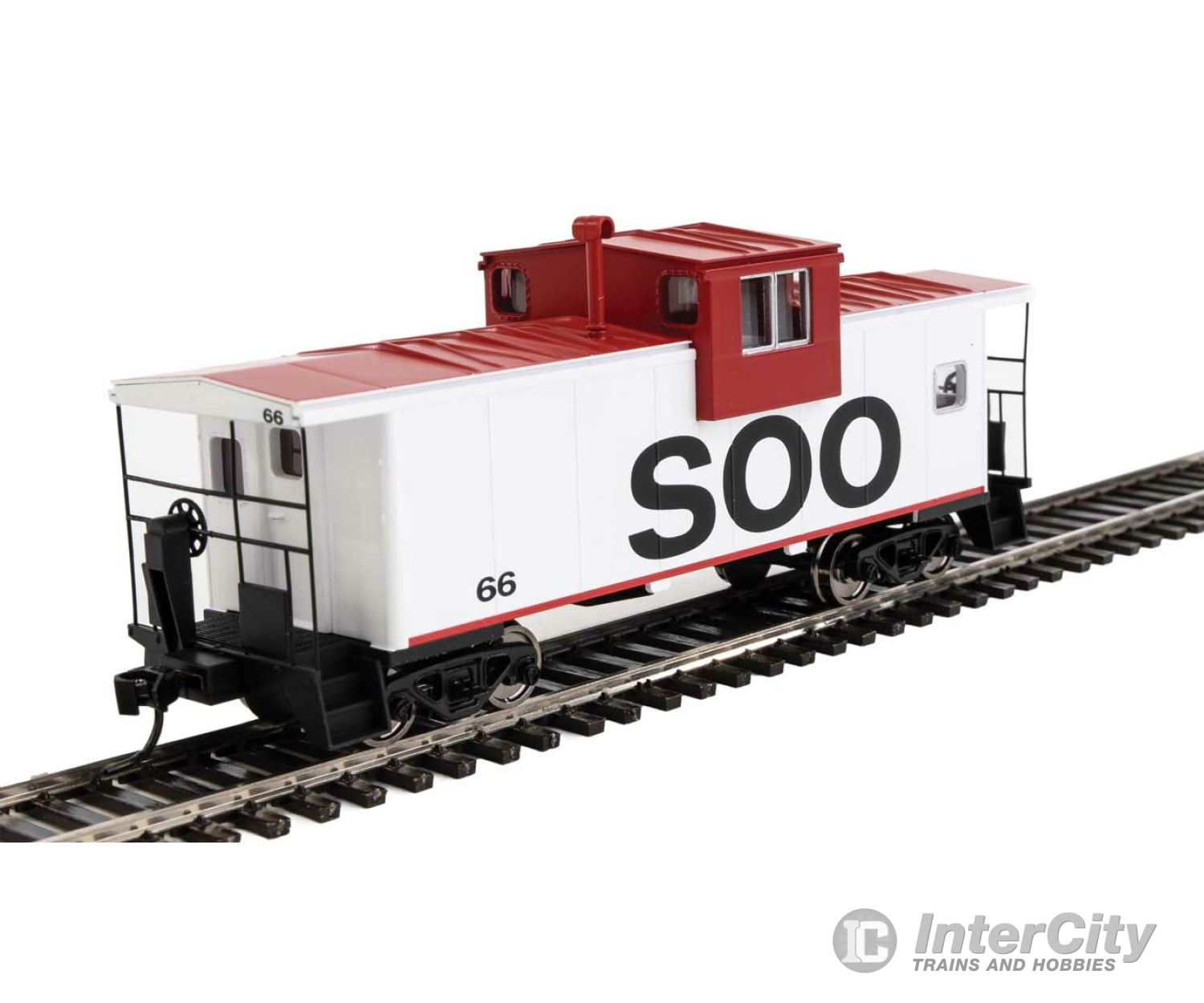 Walthers Mainline 8720 International Extended Wide-Vision Caboose - Ready To Run -- Soo Line #66