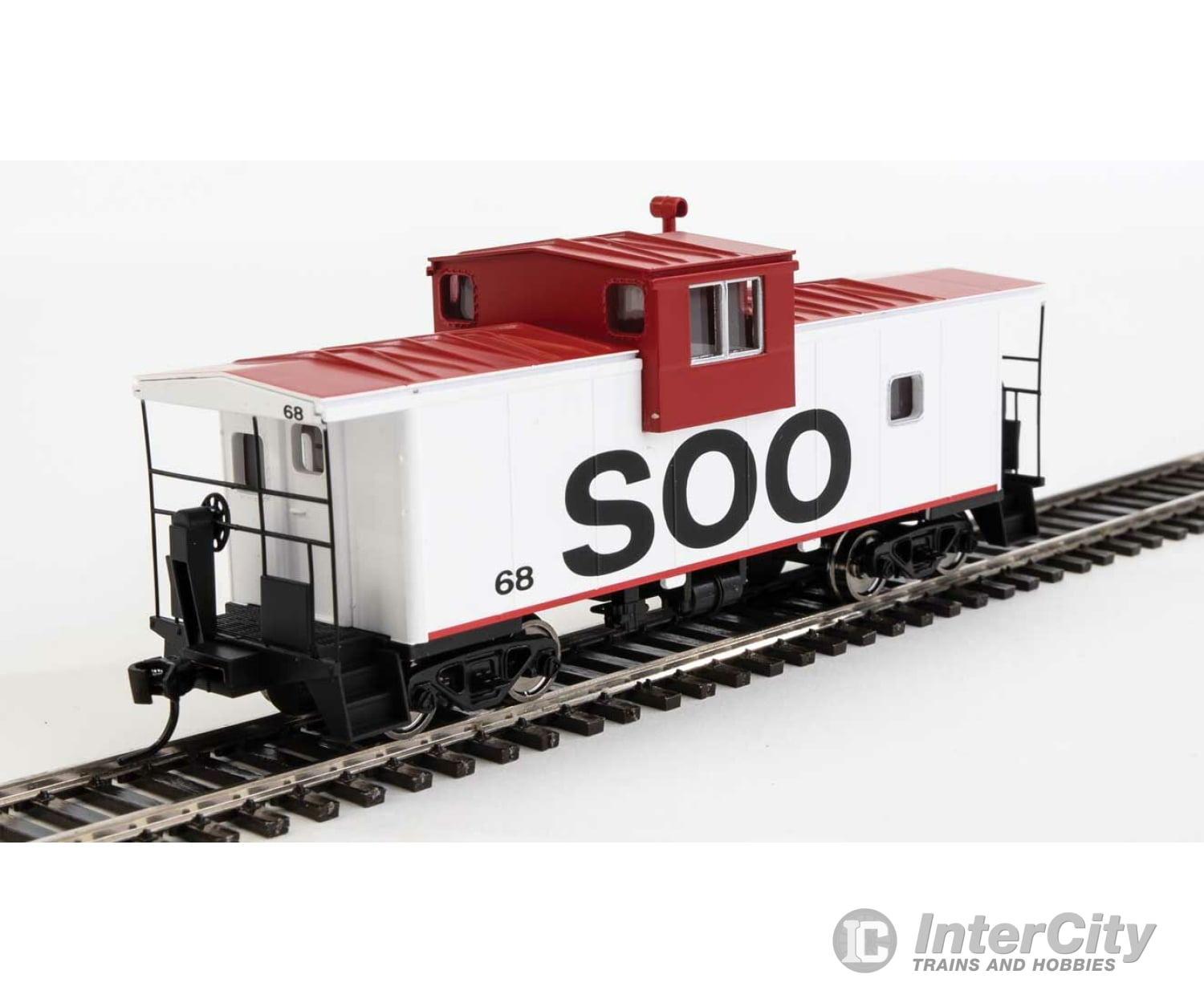 Walthers Mainline 8721 International Extended Wide-Vision Caboose - Ready To Run -- Soo Line #68