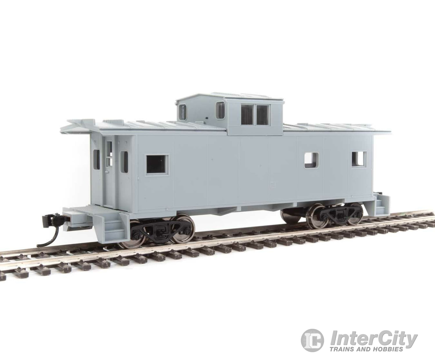 Walthers Mainline 8750 International Wide-Vision Caboose - Ready To Run -- Undecorated Kit Freight