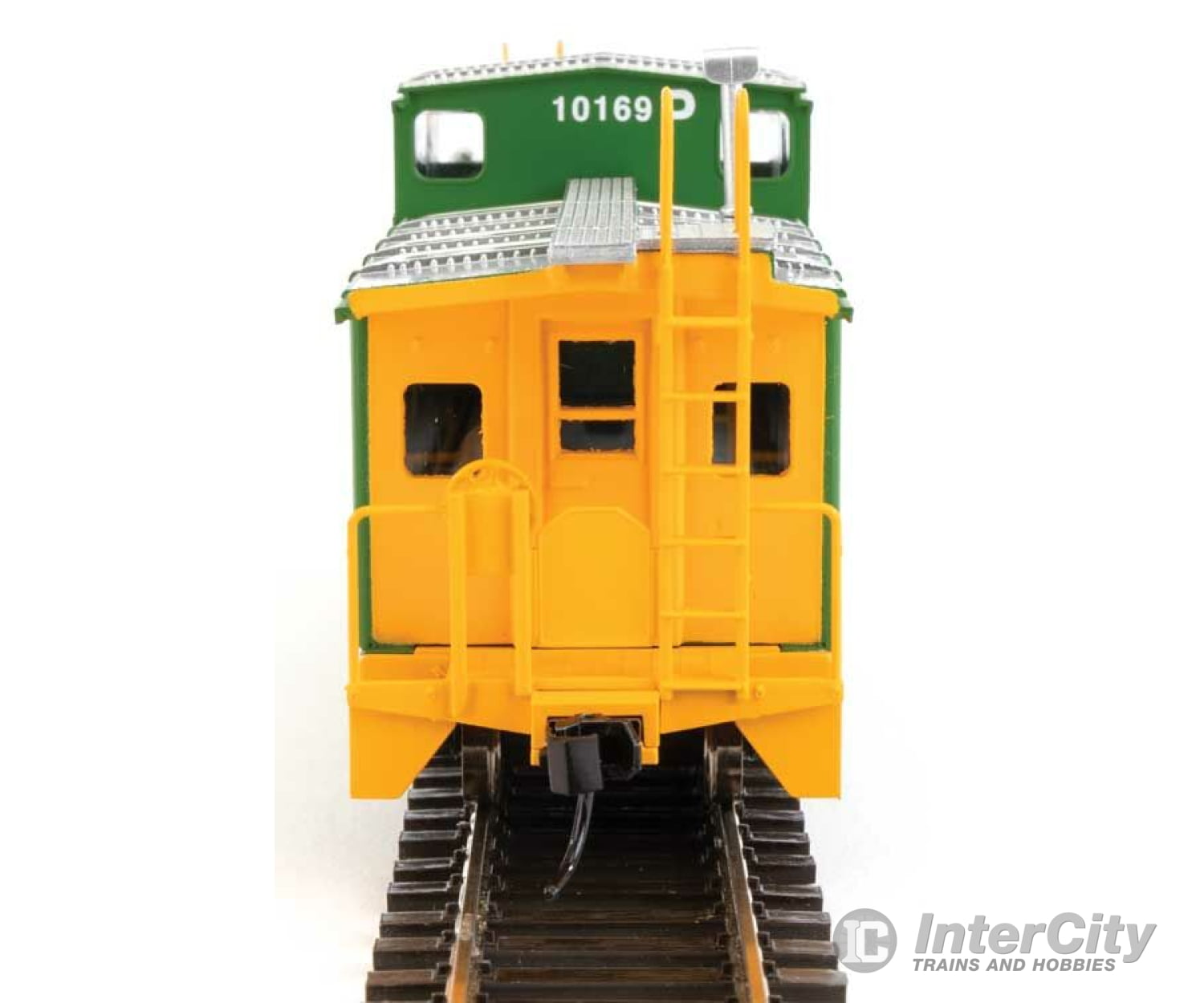 Walthers Mainline 8763 International Wide-Vision Caboose - Ready To Run -- Burlington Northern