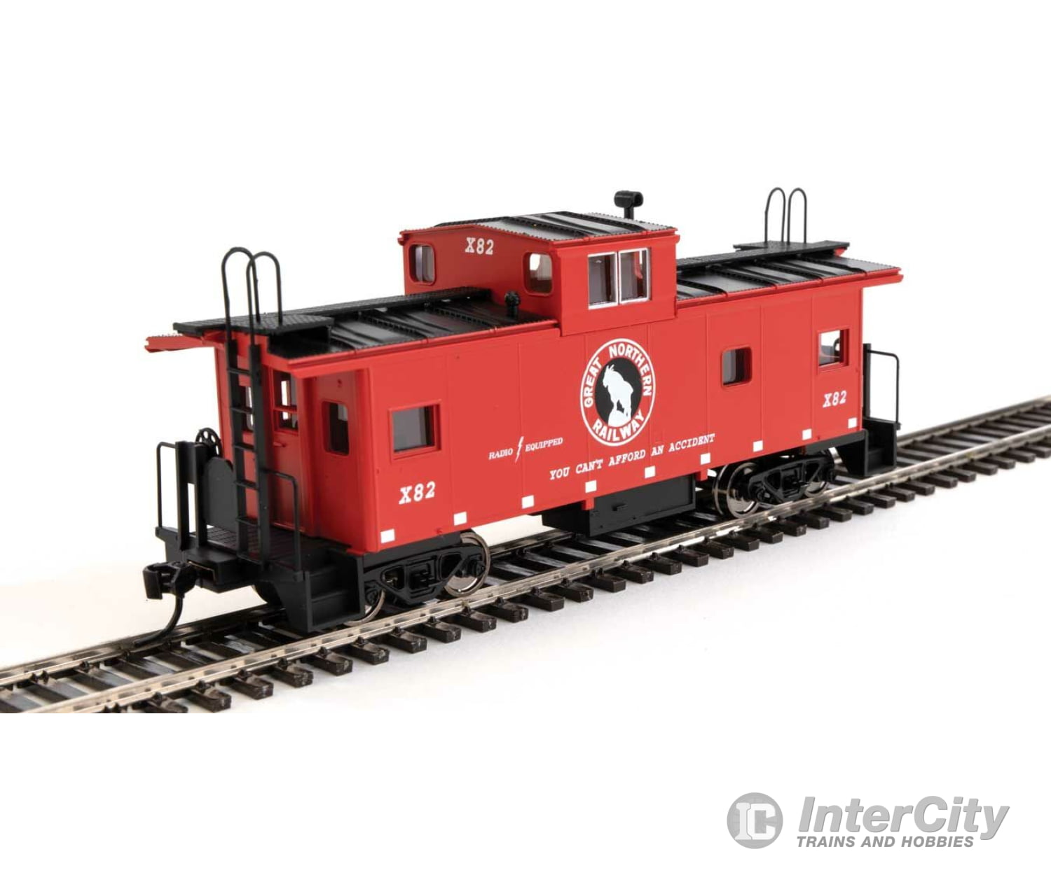 Walthers Mainline 8768 International Wide-Vision Caboose - Ready To Run -- Great Northern #X82