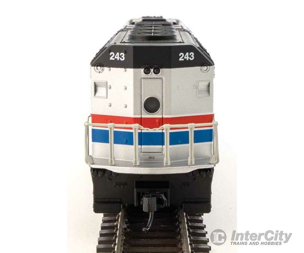 Walthers Mainline 9463 Emd F40Ph - Standard Dc -- Amtrak(R) #243 (Phase Ii; Silver Red White Blue