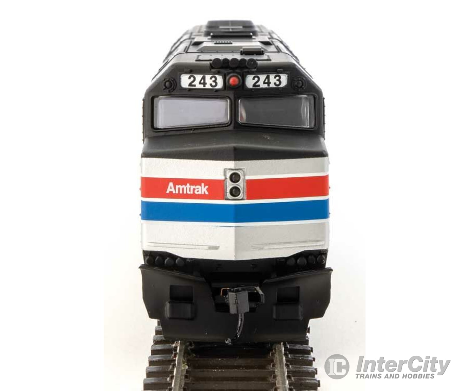 Walthers Mainline 9463 Emd F40Ph - Standard Dc -- Amtrak(R) #243 (Phase Ii; Silver Red White Blue