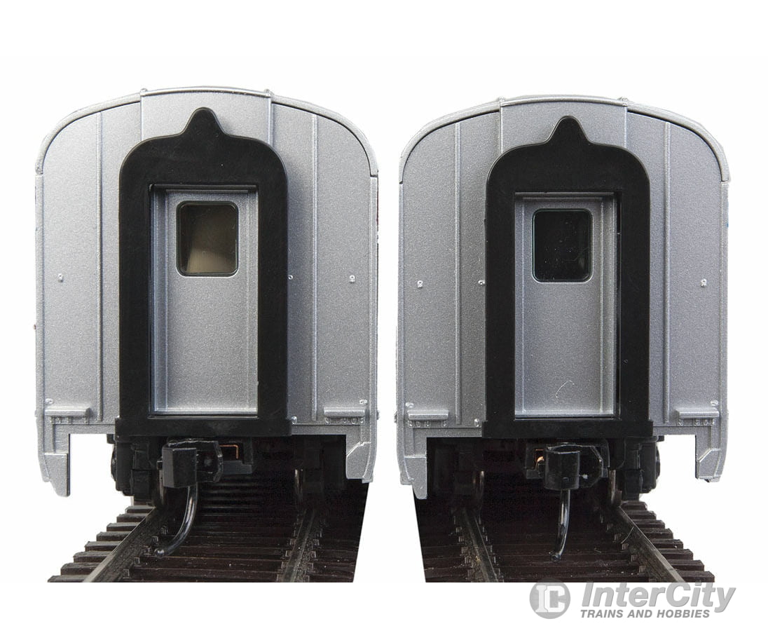 Walthers Mainline Ho 30059 85 Budd Baggage-Lounge - Ready To Run -- Via Rail Canada (Silver Blue
