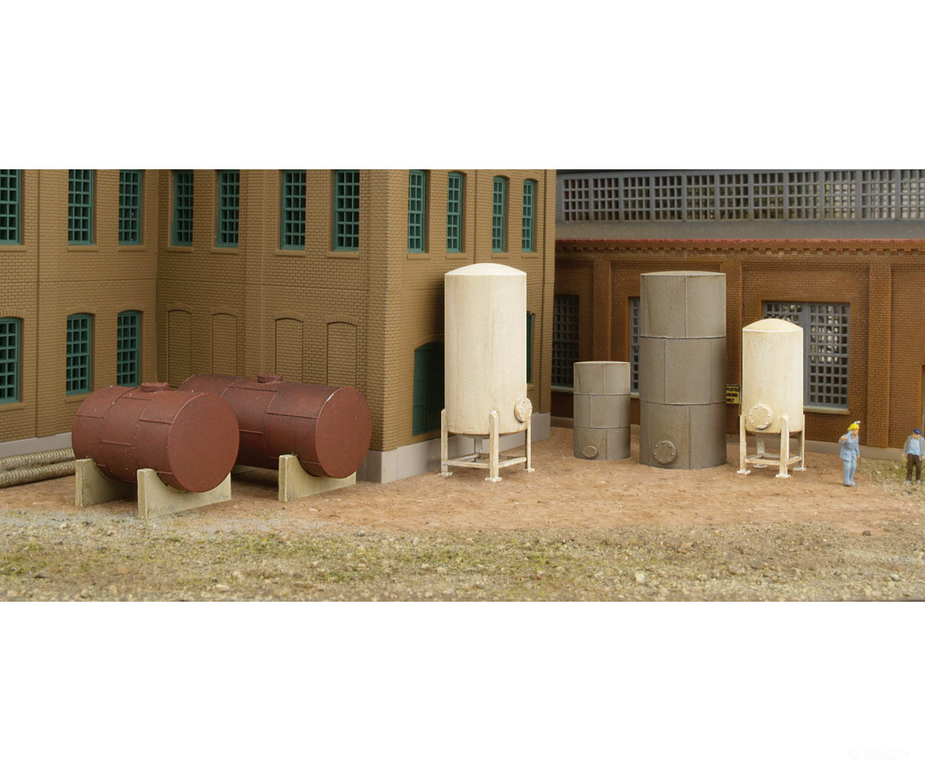 Walthers Cornerstone 3265 Storage Tanks -- Kit Pkg(6) Scenery Details