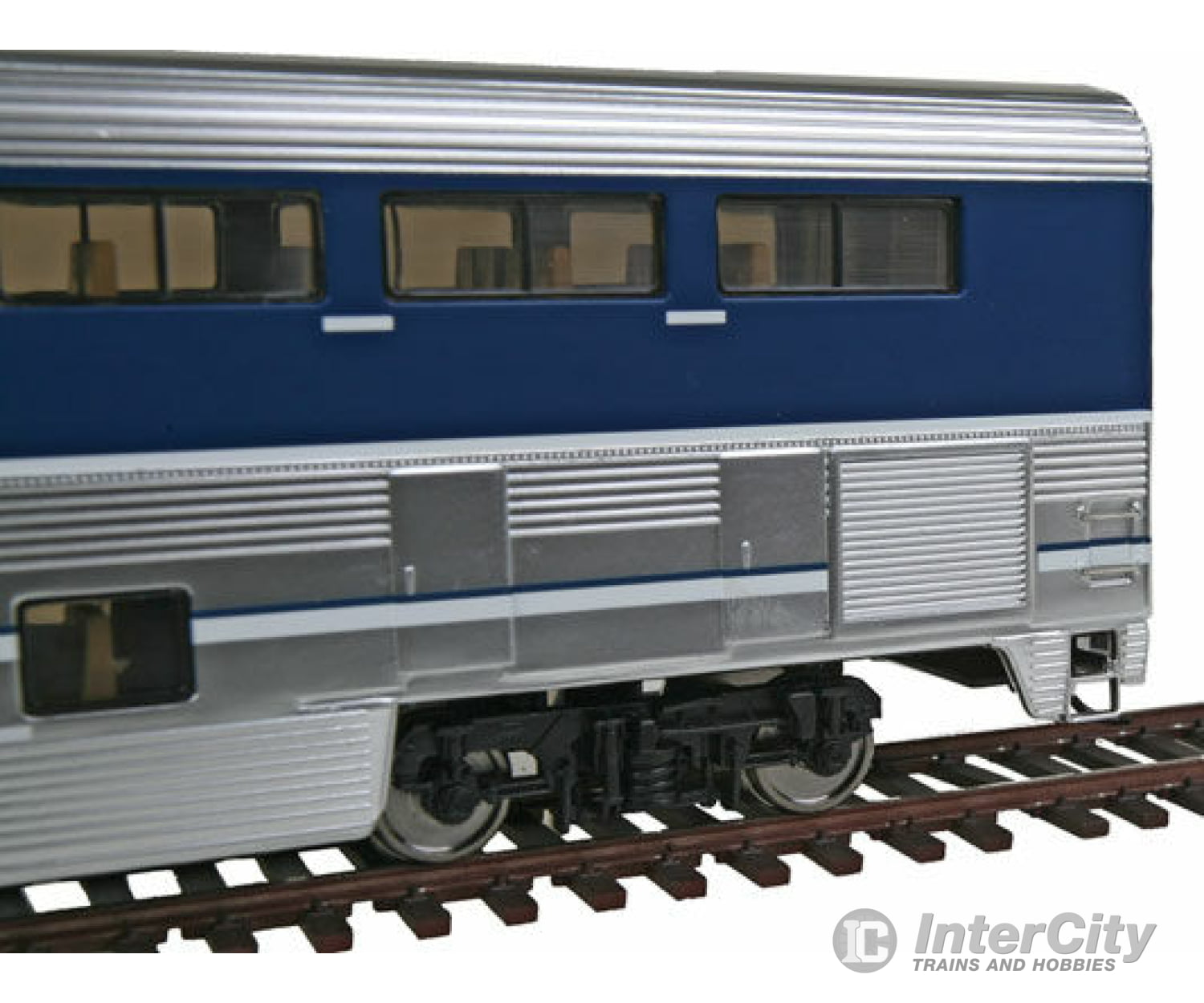 Walthers Proto 12015 85 Pullman-Standard Superliner I Coach - Lighted Ready To Run -- Amtrak(R)