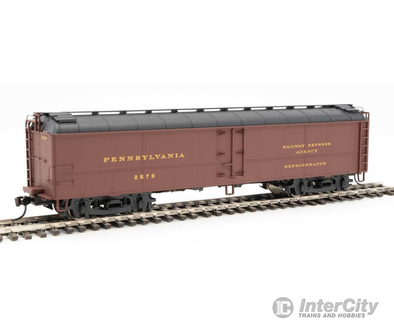 Walthers Proto 17233 50 Pennsylvania Class R50B Express Reefer -- Railroad #2676 (Summer 1945