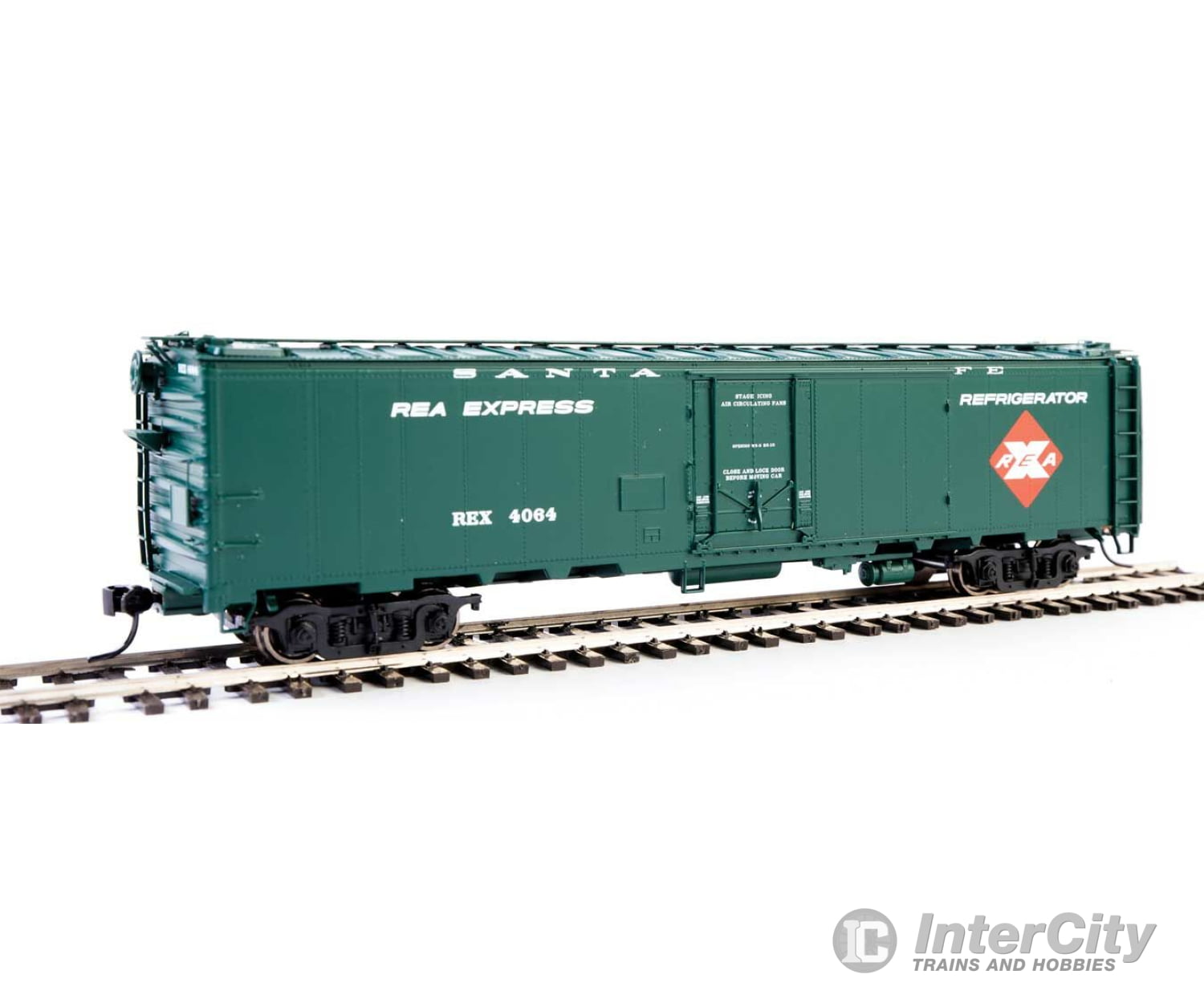 Walthers Proto 17328 50 Rea Riveted Steel Express Reefer -- Santa Fe #4064 Freight Cars