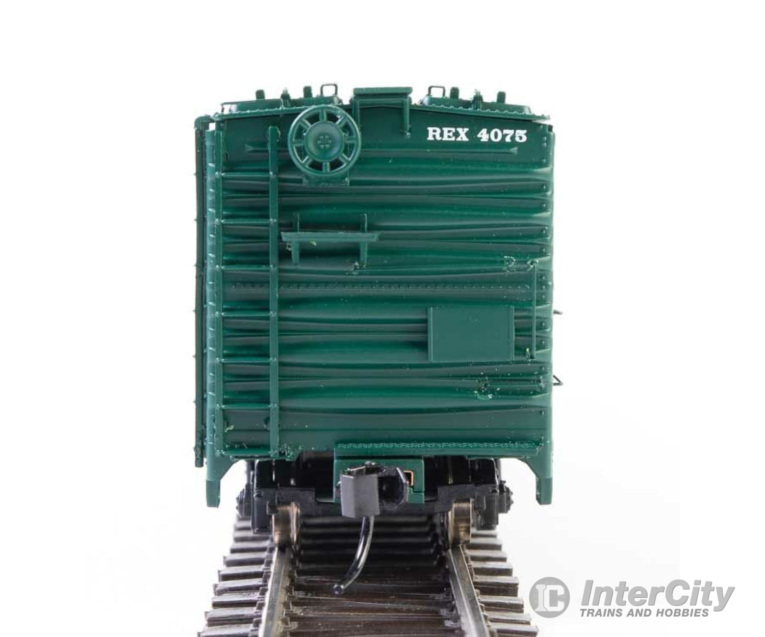 Walthers Proto 17329 50 Rea Riveted Steel Express Reefer -- Santa Fe #4075 Freight Cars