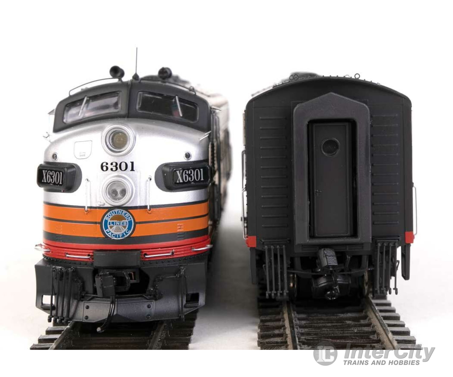 Walthers Proto 40936 Emd F7A-B Set - Loksound 5 Sound & Dcc -- Southern Pacific(Tm) #6301 8301