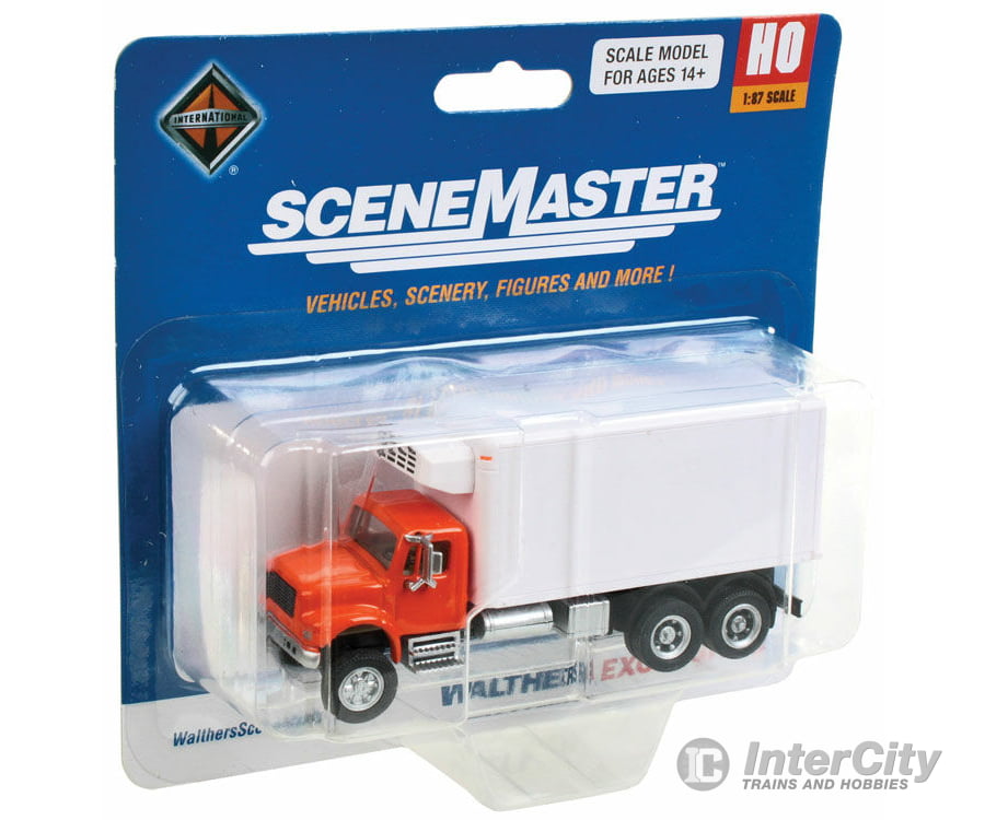 Walthers Scenemaster 11393 International(R) 4900 Dual-Axle Refrigerated Van - Assembled -- Orange