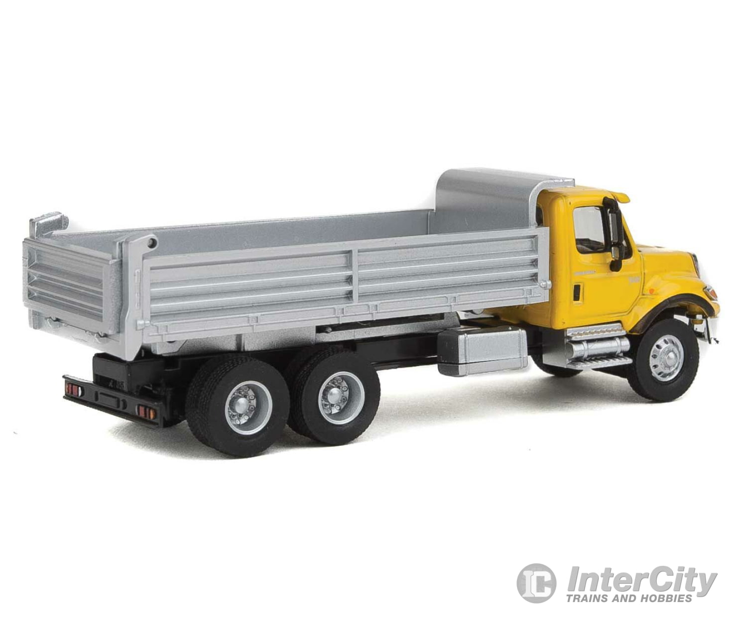 Walthers Scenemaster 11663 International(R) 7600 3-Axle Heavy-Duty Dump Truck - Assembled -- Yellow