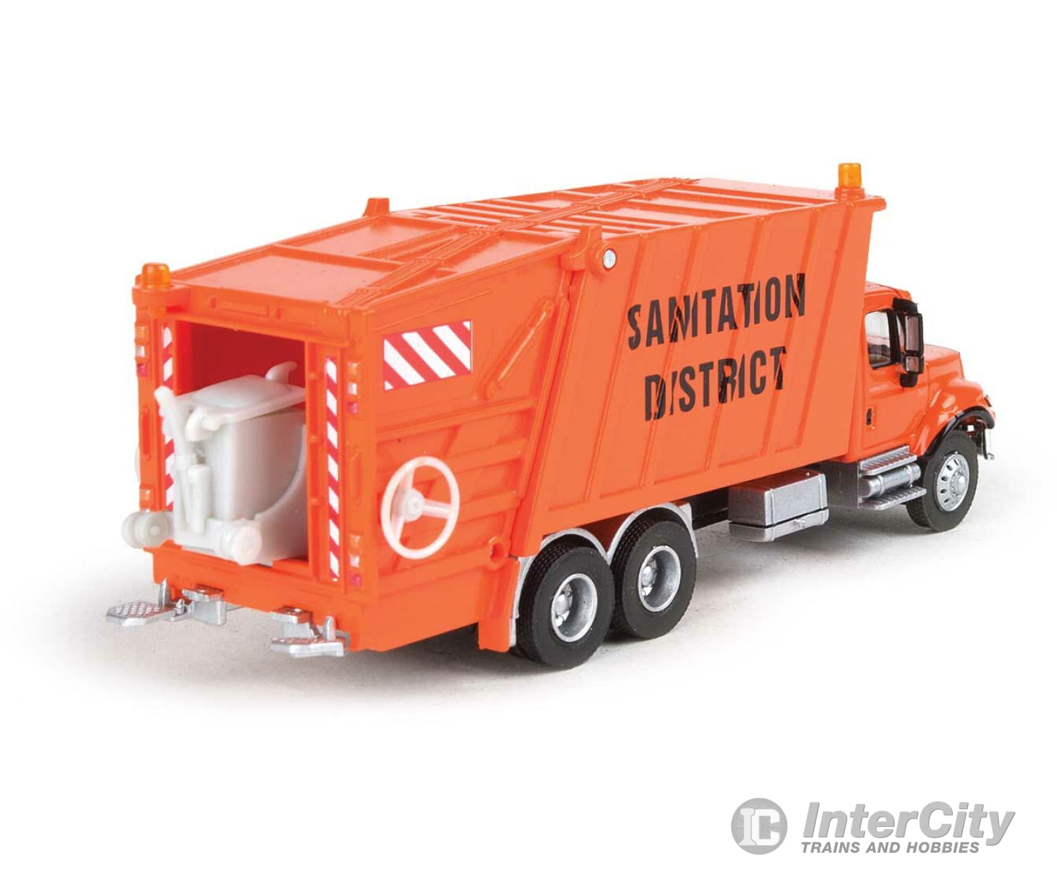 Walthers Scenemaster 11770 International(R) 7600 Garbage Truck - Assembled -- Sanitation District