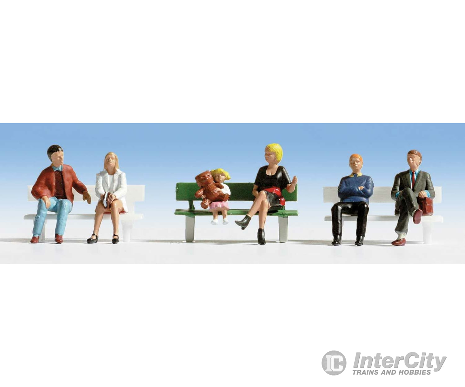 Walthers Scenemaster 6057 Seated People Pkg(6) -- Set #1 Figures