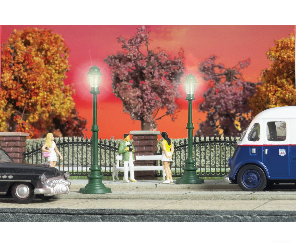 Walthers Scenemaster Ho 4302 Small Street Lights Pkg(2) & Electronics