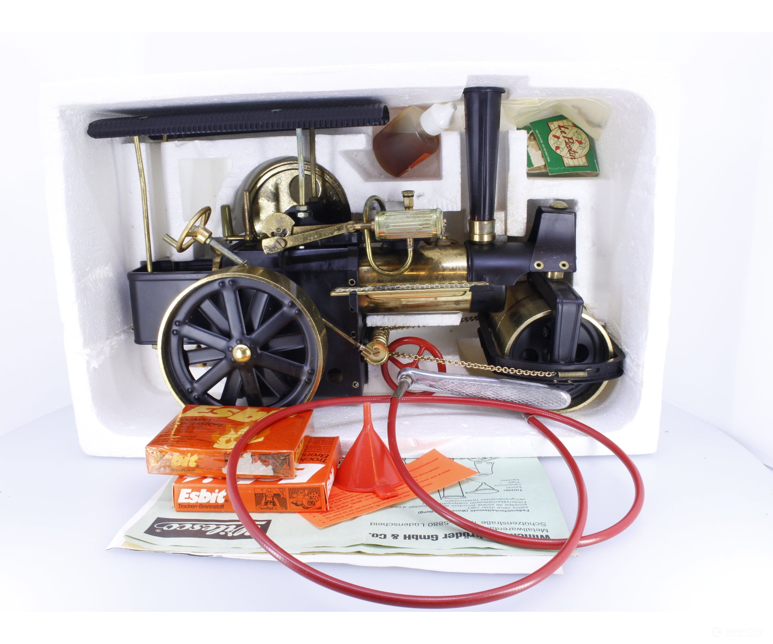 Wilesco STROLL Live Steam Roller Traction Engine - Cars & Trucks