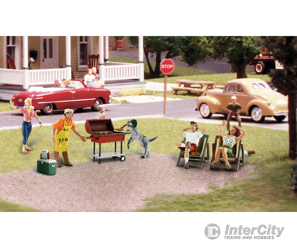 Woodland Scenics 1929 Backyard Barbeque Figures
