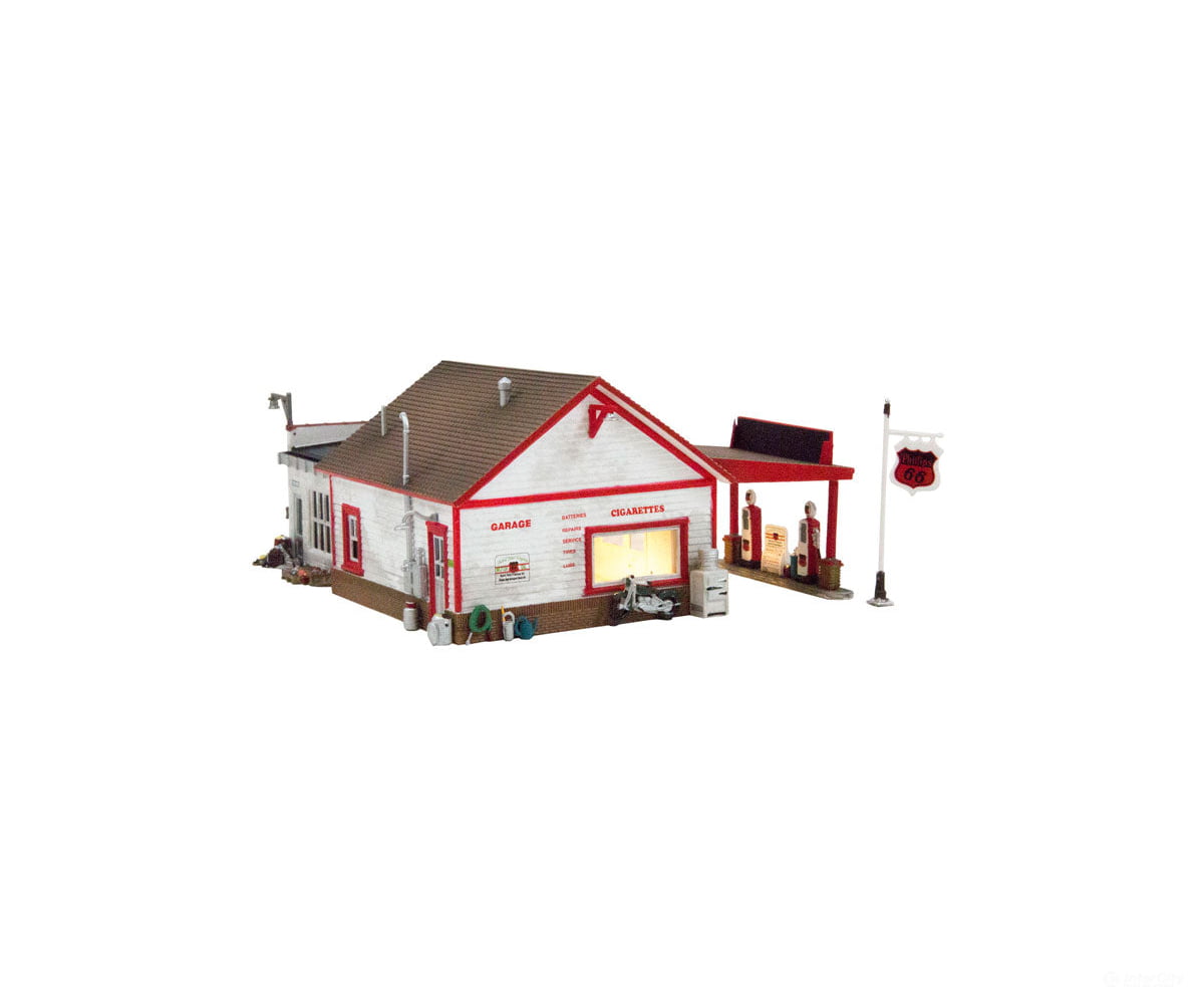 Woodland Scenics 4922 Fill’er Up & Fix’er (Lit) N Scale Structures