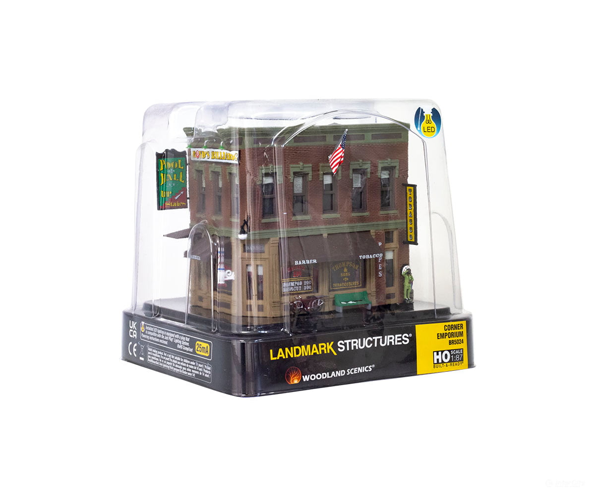 Woodland Scenics 5024 Corner Emporium (Lit) Ho Scale Structures